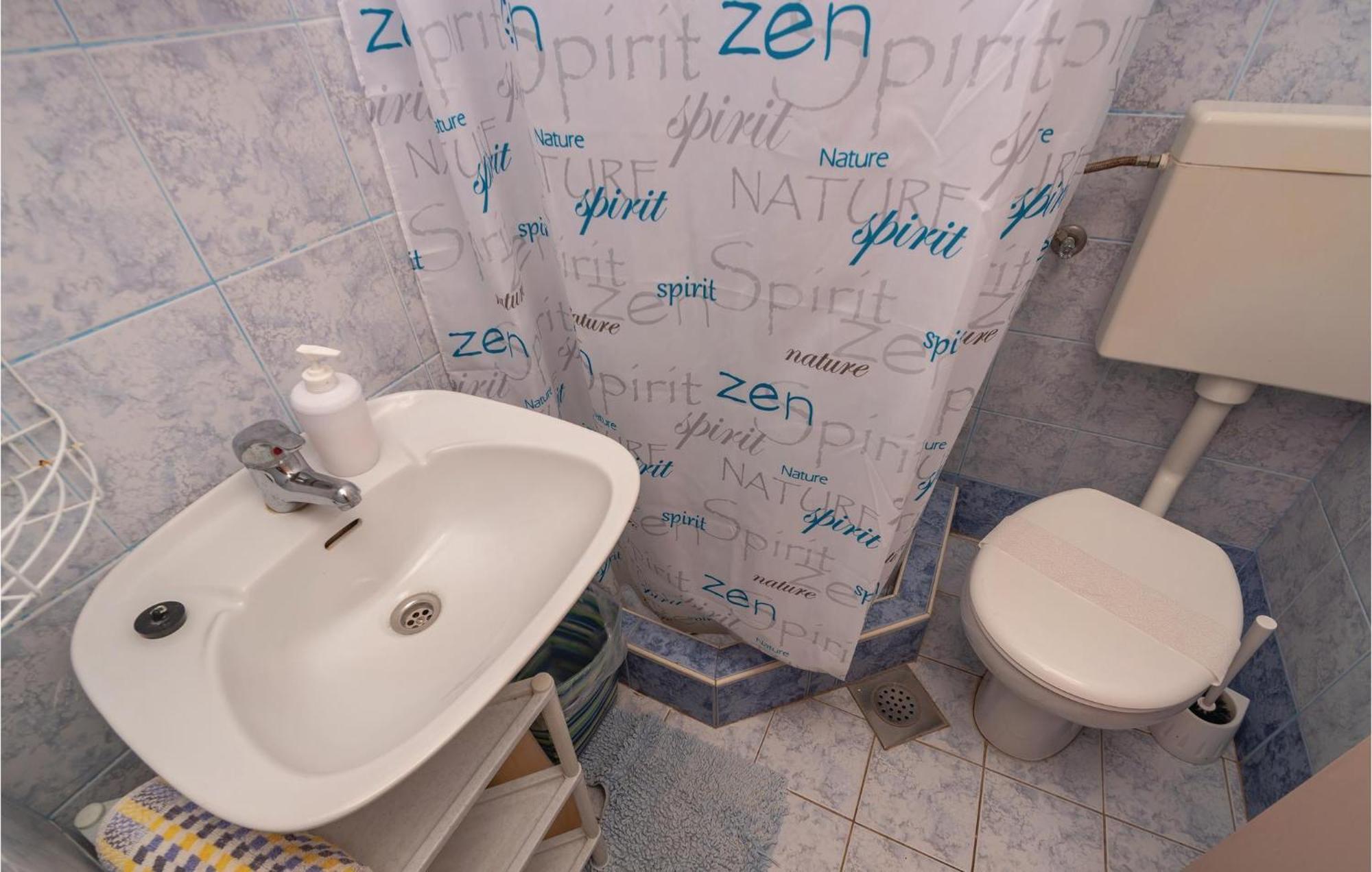 Cozy Apartment In Crnja Luka With Wifi Prigradica Exterior photo