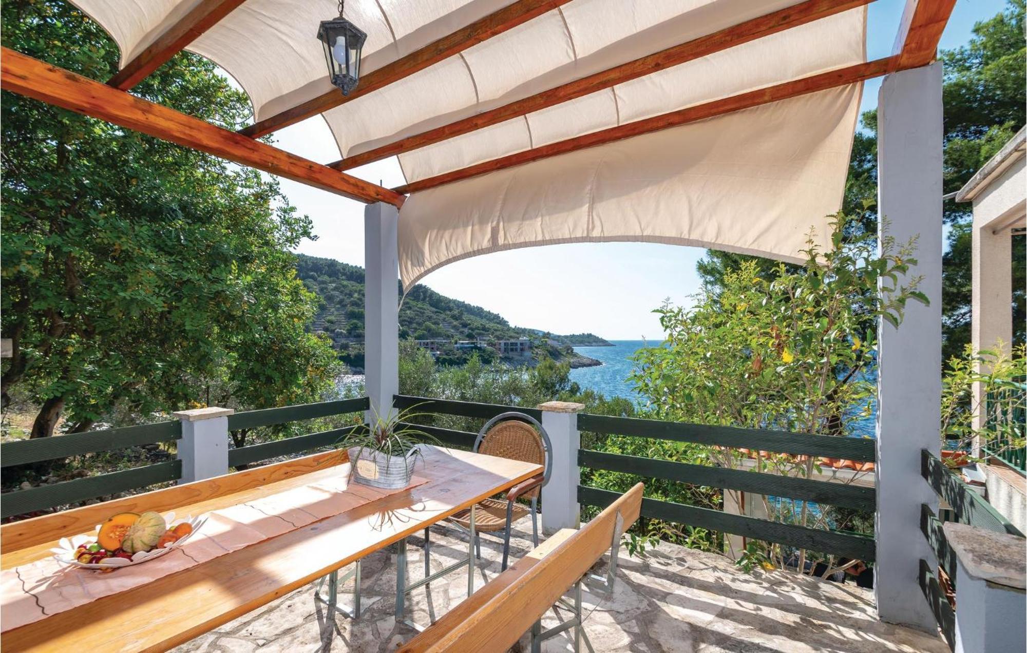 Cozy Apartment In Crnja Luka With Wifi Prigradica Exterior photo